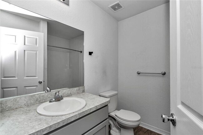 Building Photo - 460 Locust Rd