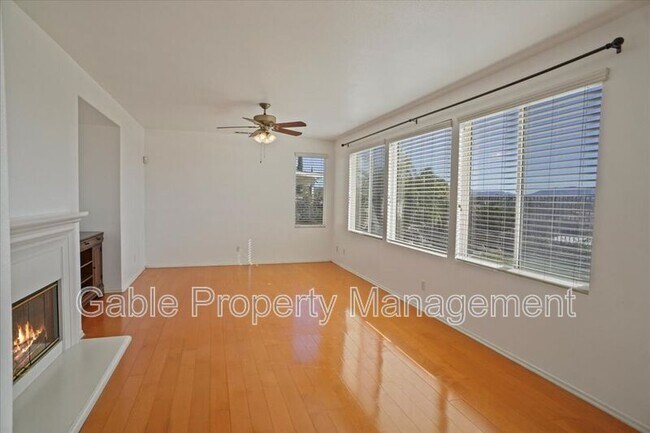 Building Photo - 24022 Via Vista