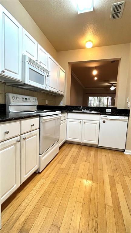 Building Photo - 4988 NW 43rd Ave