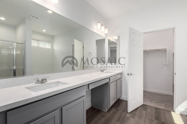 Building Photo - 5736 S Daisy Patch Pl