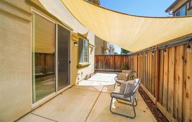 Building Photo - Charming Brentwood 4BD/3BA, Single-Family Home with 2 Car Garage!