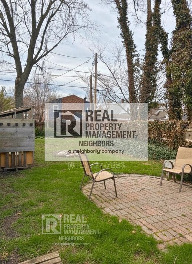 Building Photo - 88 E 18th St