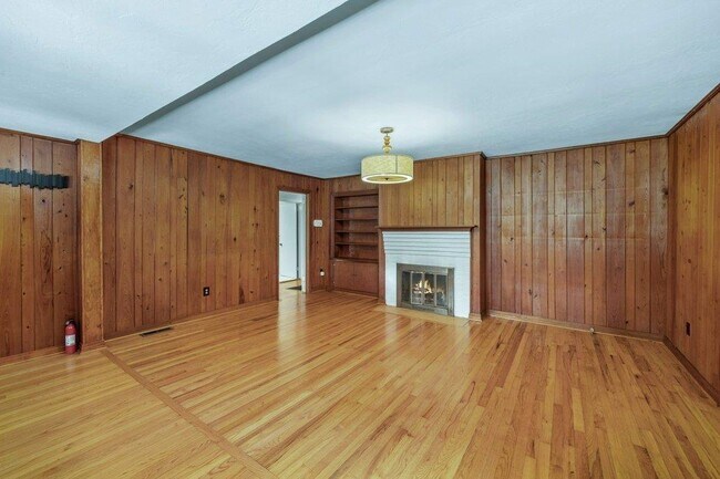 Building Photo - 1142 Old Fort Dr