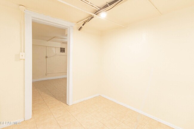 Building Photo - 1309 E Rio Grande Ave