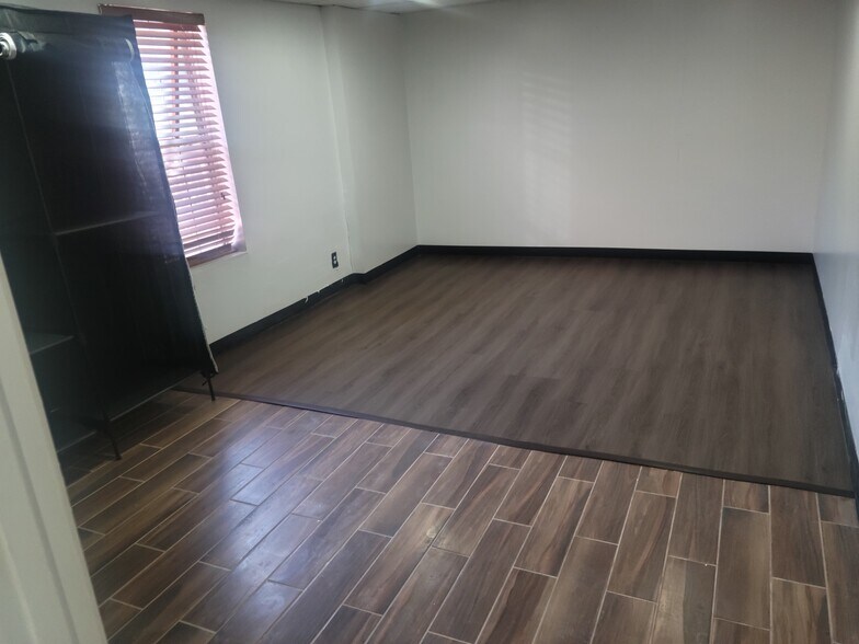 Building Photo - 5898 Manchester Ln