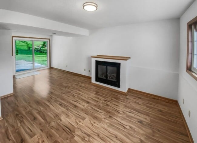 Building Photo - 3866 Westbury Dr