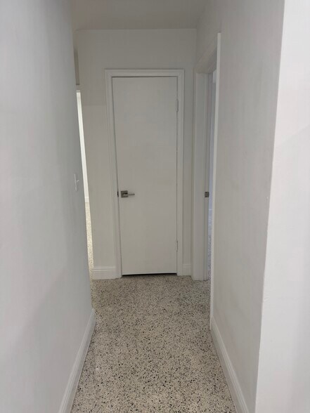 Hallway - 2620 SW 17th St