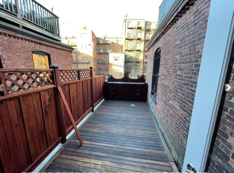 Building Photo - 437 Marlborough St