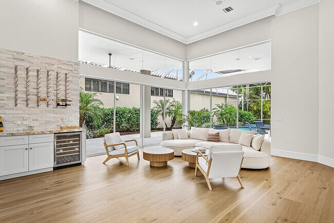 Building Photo - 1128 Crystal Dr