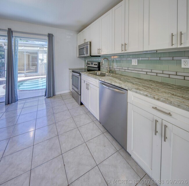Building Photo - 216 Ocean Breeze