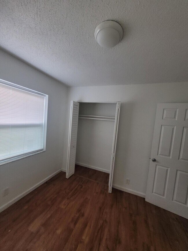 Building Photo - 4103 Riverside Dr
