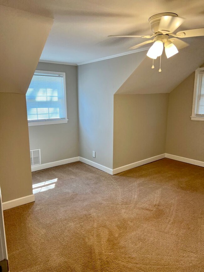Building Photo - 3 Bedrooms, 2 Bath Home for Rent