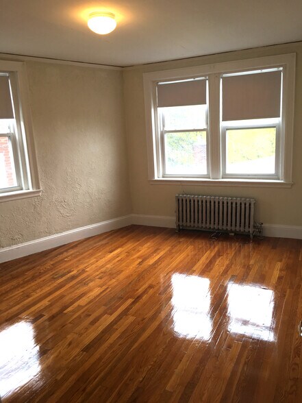 Building Photo - 2035 Commonwealth Ave