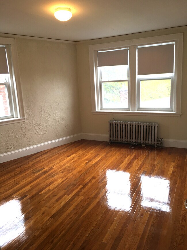 Building Photo - 2035 Commonwealth Ave