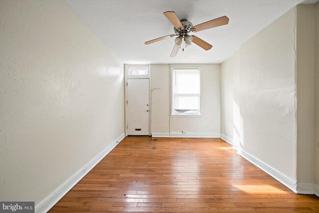 Primary Photo - 433 Cross St