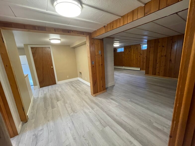 Building Photo - 1214 9th St W