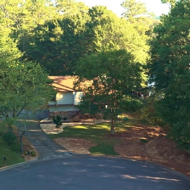 Building Photo - 8025 Cedar Cove