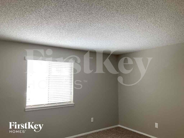 Building Photo - 6243 Xavier St