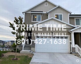 Building Photo - Lovely Townhome For Rent