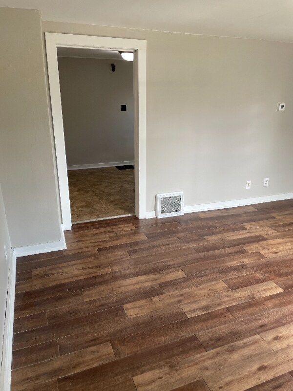 Building Photo - 1609 Green Bay St