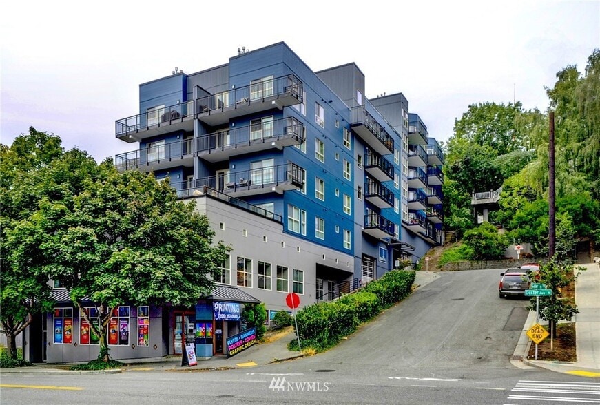 Nautica Exterior - 701 Galer St