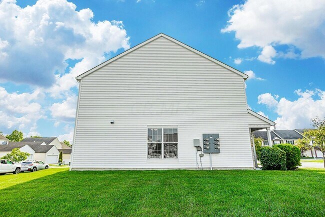 Building Photo - Townes of West Albany