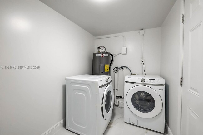 Building Photo - 1601 SW 32nd Pl