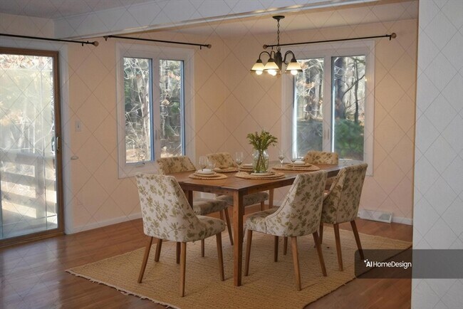 Building Photo - 11 Hilltop Ln