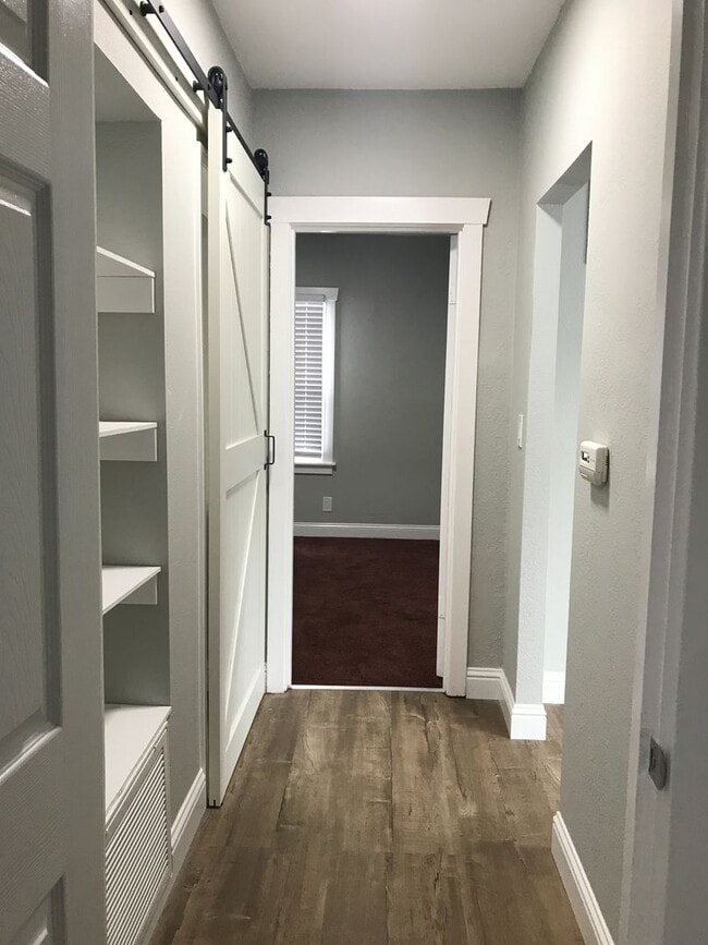 Building Photo - 2 bedroom House in Oakland - Coming soon!