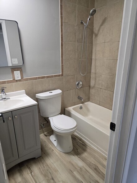 Building Photo - 3701 E Edgar Ave