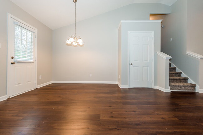 Building Photo - 338 Brookside Dr