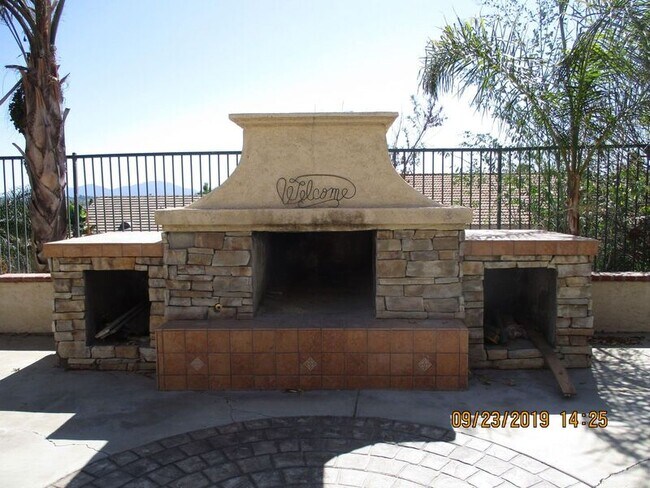 Building Photo - 31419 Orchard Ln