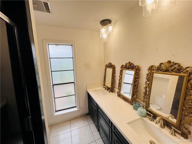 Building Photo - 19 Larkspur Ave