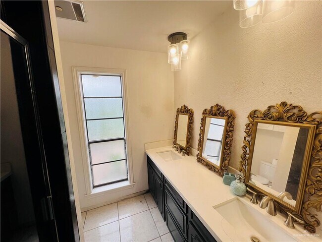 Building Photo - 9 Larkspur Ave