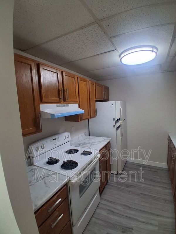 Building Photo - 731 E Crawford St