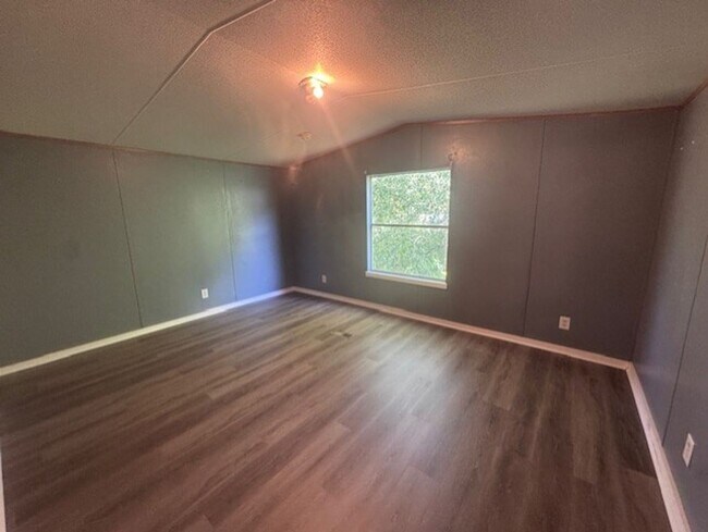 Building Photo - 58 Lakewater Dr