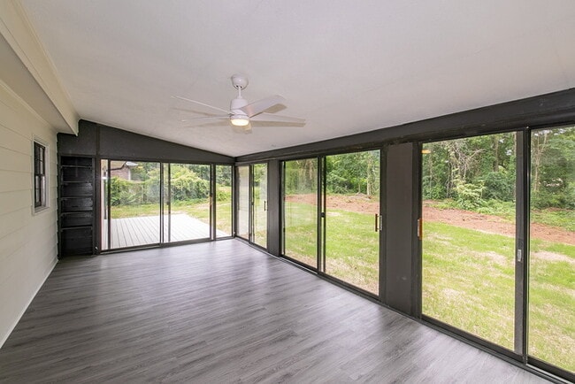 Building Photo - 4143 Meadow Way