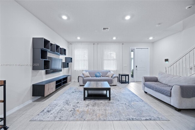 Building Photo - 5180 Eucalyptus Dr