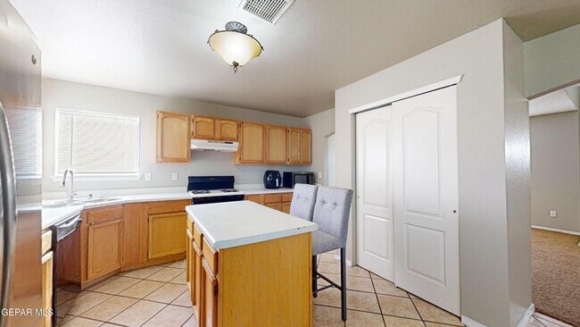 Building Photo - 12231 Tierra Baja Way