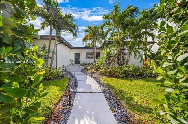 Building Photo - 3531 SW 1st Ave