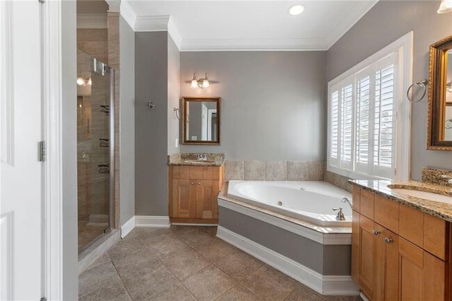 Building Photo - 267 Carlyle Park Dr