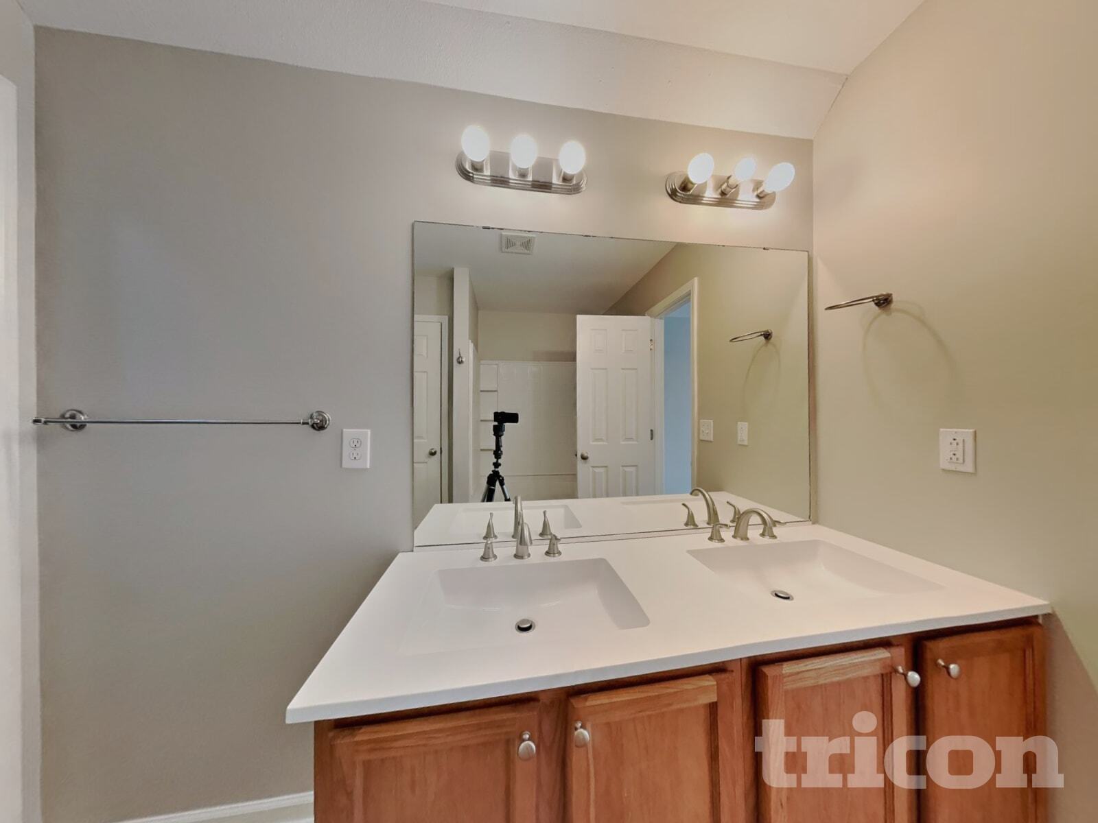 Building Photo - 3216 Laurenfields Way