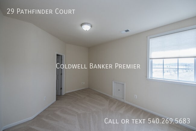 Building Photo - 29 Pathfinder Ct