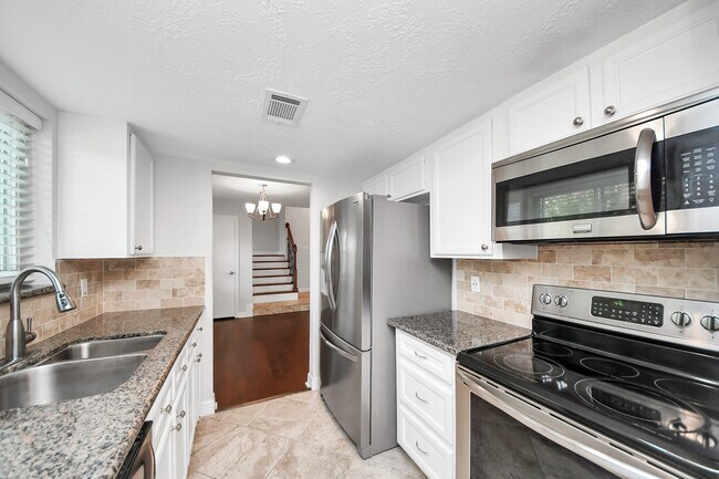 Building Photo - 742 Country Pl Dr