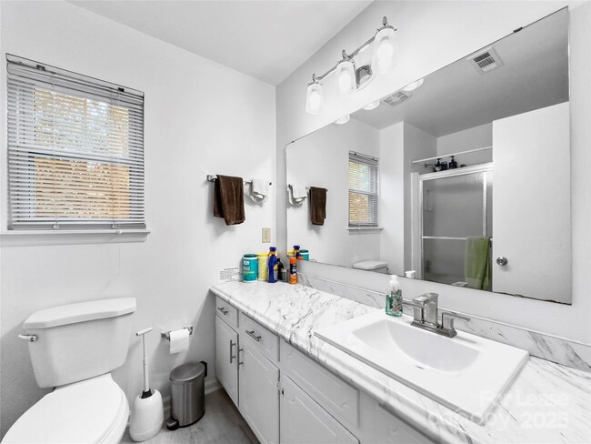 Building Photo - 10702 Blue Heron Dr