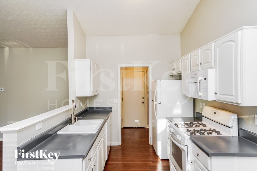Building Photo - 714 Keltoncrest Dr