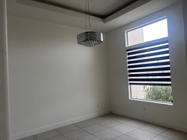 Building Photo - 2811 T.S Eliot Dr