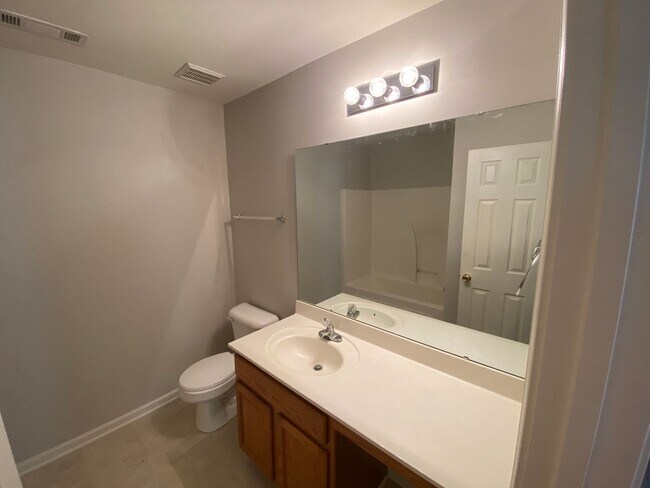 Building Photo - Pristine home located in Linda Vista!