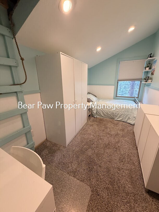 Building Photo - "Charming FULLY FURNISHED Evergreen Retreat: Spacious 4-Bed, 3-Bath Home on Fern Gulch Drive!"