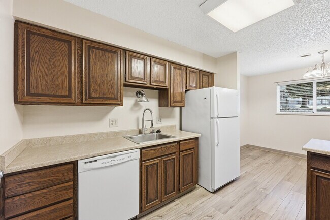 Building Photo - $1,345.95, 2-bed, 2-bath condo located in Colorado Springs with in-unit laundry and $300 cleaning...